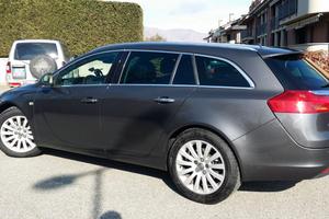 OPEL Insignia - 2011