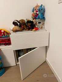 Composizione mobili contenitore IKEA Besta