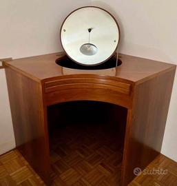 Tavolo da toeletta ad angolo