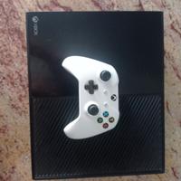 Xbox one+pad e cavi inclusi+4 giochi inclusi