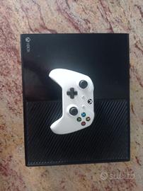 Xbox one+pad e cavi inclusi+4 giochi inclusi