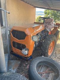trattore compatto 4×4