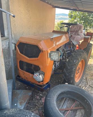 trattore compatto 4×4