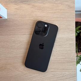 Apple iPhone 16 Pro 256gb Titanio Nero
