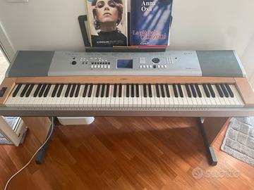 Pianoforte digitale Yamaha Portable Grand DGX-3