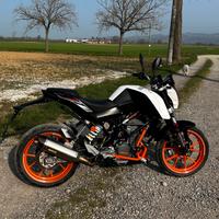 KTM Duke 125 2016