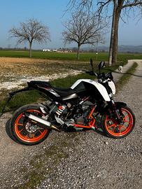 KTM Duke 125 2016