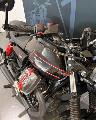 Moto Guzzi V7 850 STONE SPECIAL EDITION