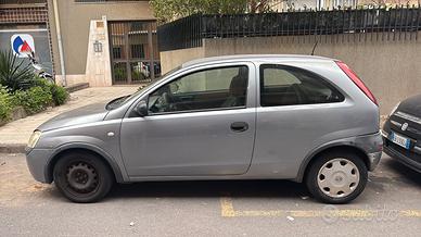 Opel Corsa 1200 utilitaria buona per neopatentati