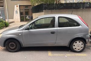 Opel Corsa 1200 utilitaria buona per neopatentati