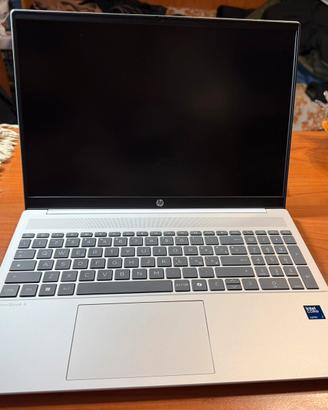 Hp Ominibook 5 Al 16 Pollici 2K Nuovo in Garanzia