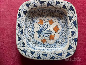 Piatto in ceramica