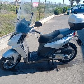 Aprilia sportcity 