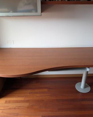Scrivania angolare moderna con supporto tastiera