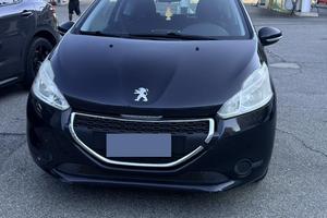 Peugeou 208