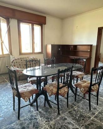 Casa indipendente di 240 m² con 5 locali e posto a