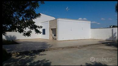 Villa con giardino Torre Lapillo