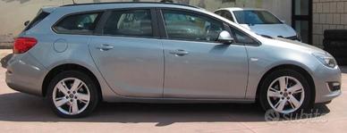 Astra j sw sport tourer allestimento cosmo