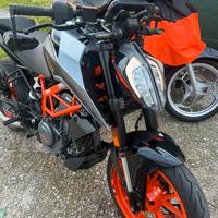 KTM DUKE 390