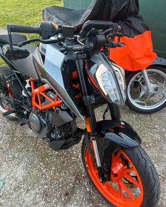 KTM DUKE 390