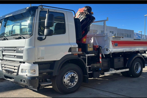 Camion 2 assi con gru Palfinger