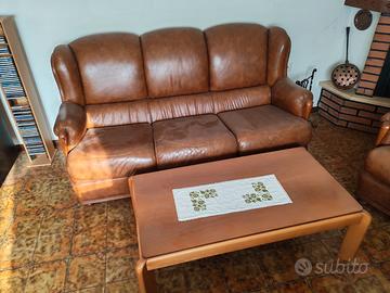 divano, poltrona e tavolino