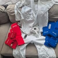 kimono da jujitsu o taekwondo