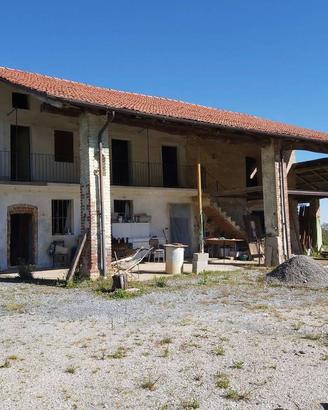 Rustico / Casale di 170 m² con più di 5 locali a P