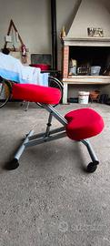 Sedia posturale ergonomica da estetista con ruote