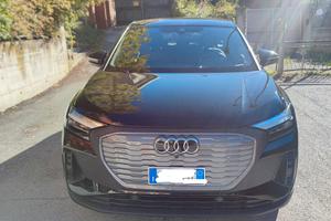 AUDI Q4 E TRON 