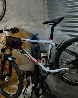 Bicicletta MTB FRW in alluminio.