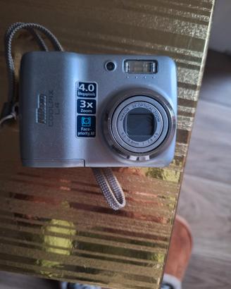 nikon coolpix l4