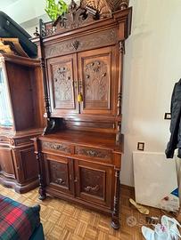 Armadio antico in legno intagliato - credenza