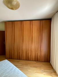 armadi con letto e materasso