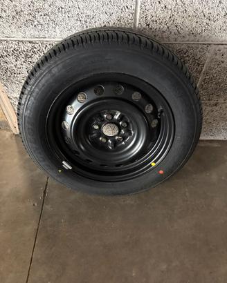 Ruota di Scorta Dunlop SP Sport 2000 - 195/60 R15 