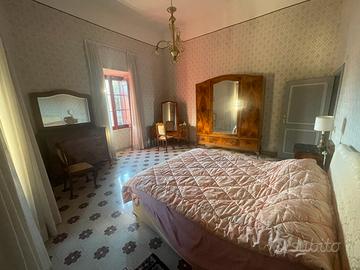 Camera completa in mogano