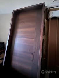 Porta marrone liscia