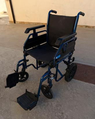 Carrozzina per anziani