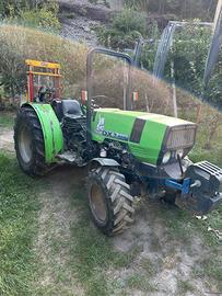 Trattore agricolo