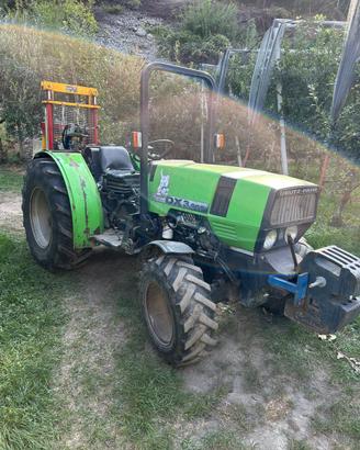 Trattore agricolo