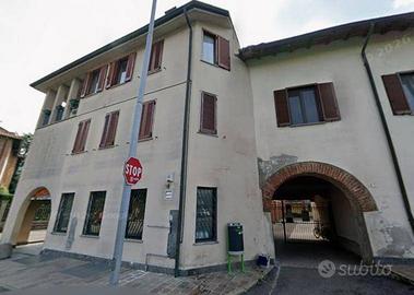 Immobile in asta di 115 m² con 4 locali e box auto