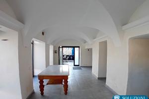 Acquasanta 5 Vetrine Negozio C/1 Mq 100