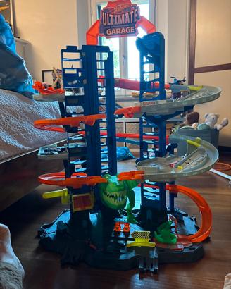 Hot wheels ultimate garage