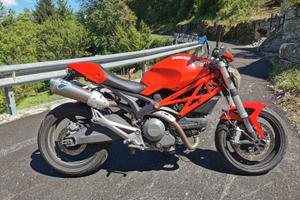 Ducati monster 696