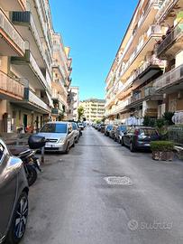 Via Parmenide - Con Box Auto - Pianura