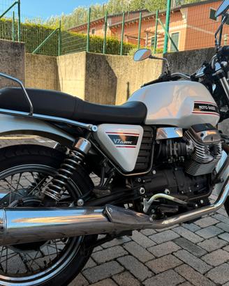 Moto guzzi v7 classic