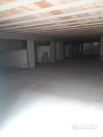 Garage 321 metri con 9 box auto