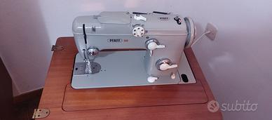 Macchina da cucire con mobiletto