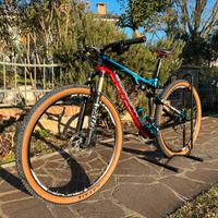 Mtb full carbon biammortizzata