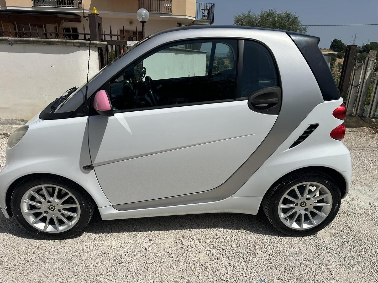 Smart Fortwo 2011 photo 4